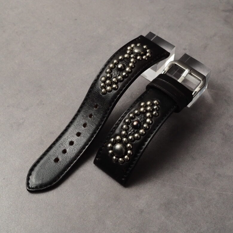 腕時計用ベルト【STUDS】 ホースバット（茶芯ブラック） ARROW アンティークシルバー